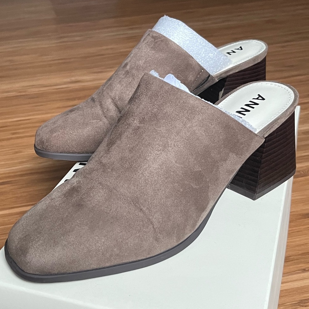 Anne Klein Akislah Block Heel Mule size 8